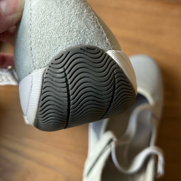 Dansko Haven Light Gray Suede Mary Jane Flats Adjustable Velcro Strap - Picture 12 of 12